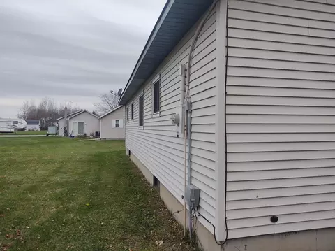 1944 River, Kawkawlin, MI 48631 photo 6