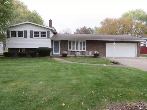 166 Calvin, Monroe, MI 48162 photo 2