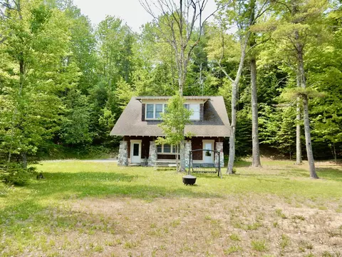 3200 Whitecaps, Manistique, MI 49854