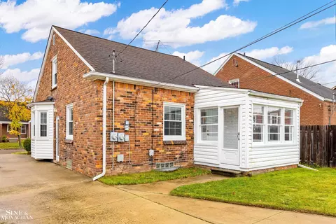 424 Madison St, Grosse Pointe Farms, MI 48236 photo 24