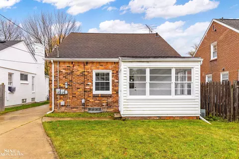 424 Madison St, Grosse Pointe Farms, MI 48236 photo 25