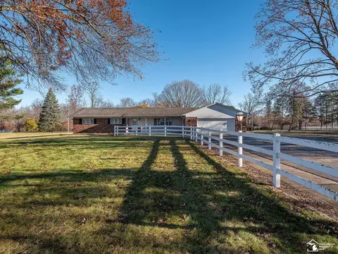 9734 S Stony Crk, Carleton, MI 48117