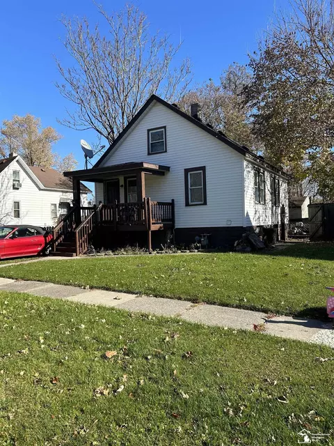 609 Winchester, Monroe, MI 48161
