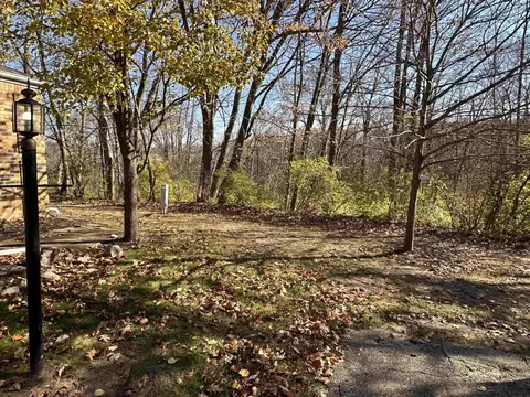 2097 Painted Post, Flushing, MI 48433 photo 2