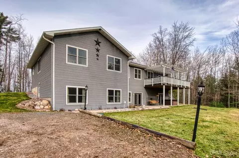 w8200 Collins Road, Iron Mountain, MI 49801