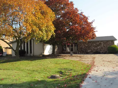41576 Clairpointe, Harrison Township, MI 48045