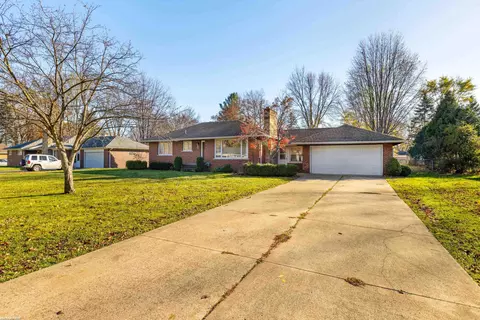 22040 Drexel, Clinton Township, MI 48036