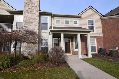 52188 Naugatuck # 93, Macomb, MI 48042