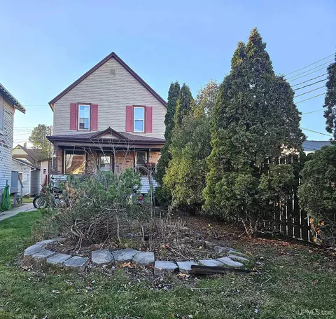 319 N 18th, Escanaba, MI 49829