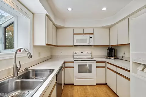 2148 Michele, Troy, MI 48085 photo 19