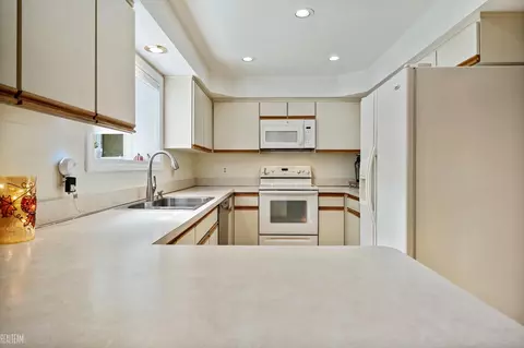 2148 Michele, Troy, MI 48085 photo 17