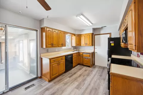 1001 Whitingham, Flint, MI 48503 photo 8