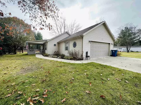 2996 W W Riv, Gladwin, MI 48624