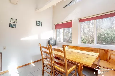 7756 Indian, Temperance, MI 48182 photo 16