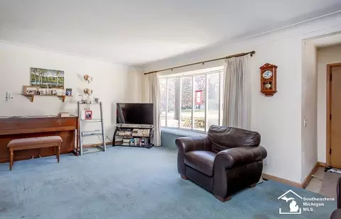 7756 Indian, Temperance, MI 48182 photo 5