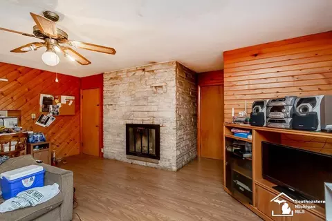 7756 Indian, Temperance, MI 48182 photo 12