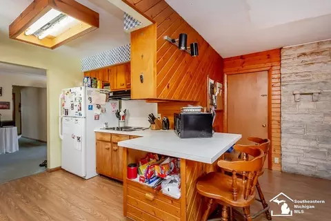 7756 Indian, Temperance, MI 48182 photo 17
