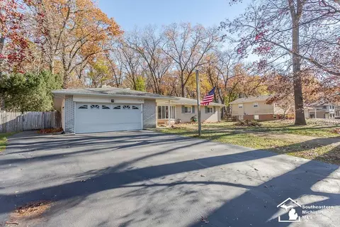 7756 Indian, Temperance, MI 48182 photo 2