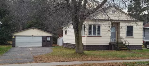 2032 River, Niagara, WI 54151