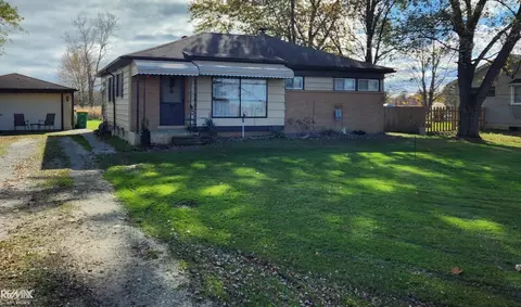 27370 30 Mile, Lenox, MI 48050