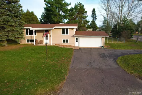 1623 W Quincy, Hancock, MI 49930
