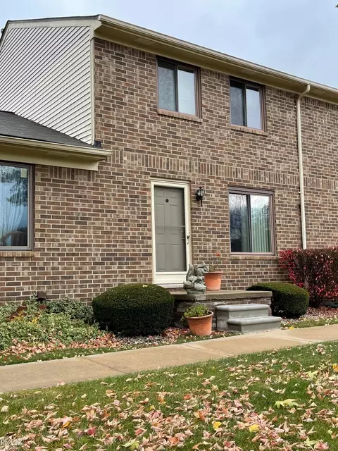 48582 Sugarbush, Chesterfield, MI 48047