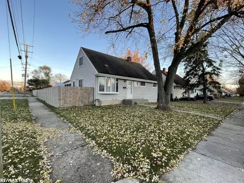 25944 Mackinac, Roseville, MI 48066