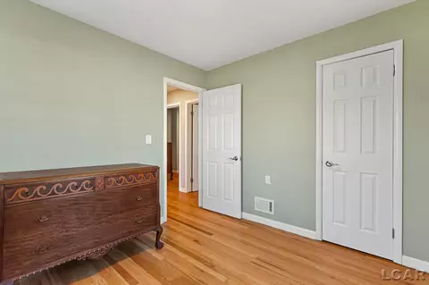 2386 E Clearview, Adrian, MI 49221 photo 11