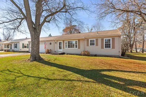 2386 E Clearview, Adrian, MI 49221 photo 3