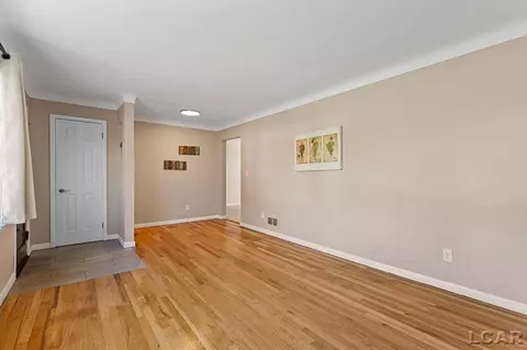2386 E Clearview, Adrian, MI 49221 photo 8