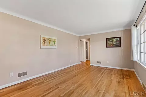 2386 E Clearview, Adrian, MI 49221 photo 6