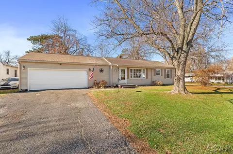 2386 E Clearview, Adrian, MI 49221 photo 2