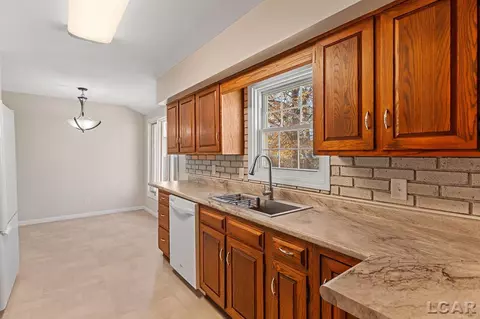 2386 E Clearview, Adrian, MI 49221 photo 24