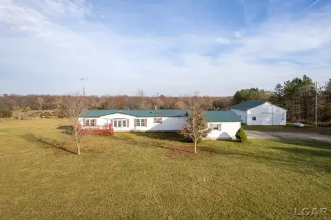 11595 Wheaton, Cement City, MI 49233