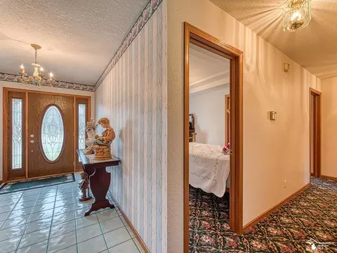 1727 Northridge, Monroe, MI 48162 photo 5