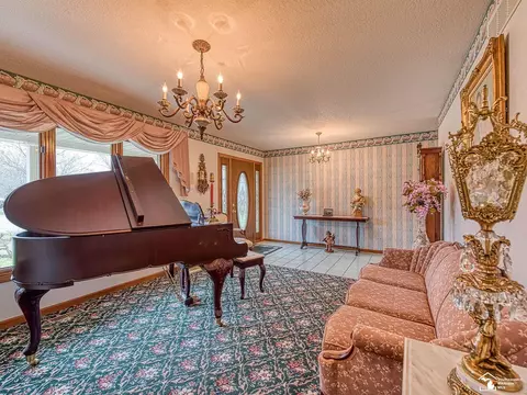 1727 Northridge, Monroe, MI 48162 photo 4
