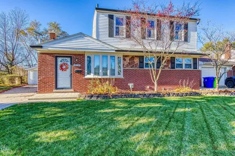 18154 Davidson, Fraser, MI 48026