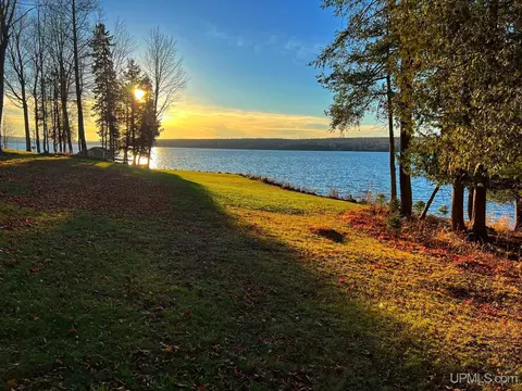 13934 Bayview, L'anse, MI 49946
