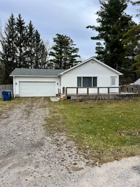 3964 N Winters, Sanford, MI 48657