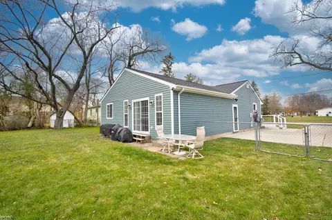 400 E Clark, Davison, MI 48423 photo 3