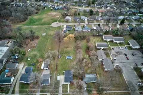 400 E Clark, Davison, MI 48423 photo 32