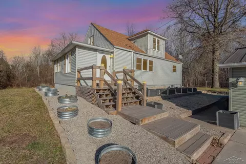 3831 S Gleaner, Saginaw, MI 48609