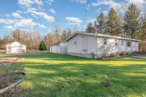 3077 Grove, Standish, MI 48658 photo 3
