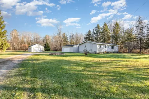 3077 Grove, Standish, MI 48658