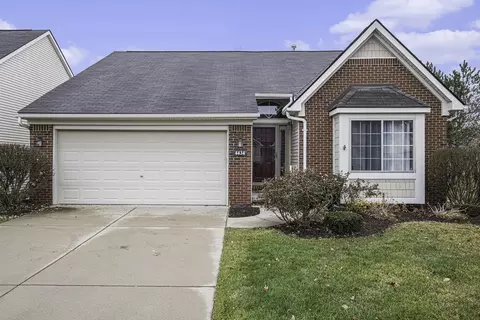 4434 Maple Crk, Grand Blanc, MI 48439