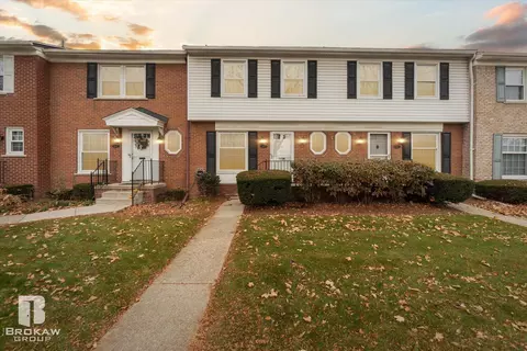 2412 W 13 Mile, Royal Oak, MI 48073