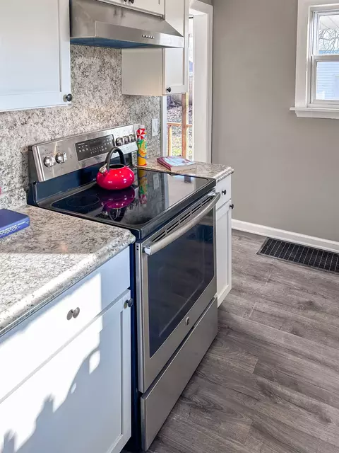 3017 Kleinpell, Burton, MI 48519 photo 4
