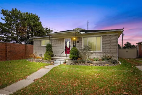 24770 Manistee, Oak Park, MI 48237