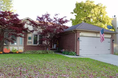 53880 Meadow Vw, New Baltimore, MI 48047