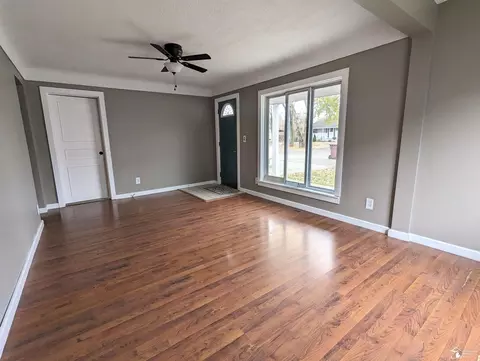 3100 Monrona, Monroe, MI 48162 photo 2